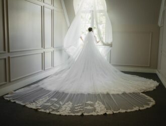 Elie Saab et Monique Lhuillier : les robes de mariée de l'automne 2027
