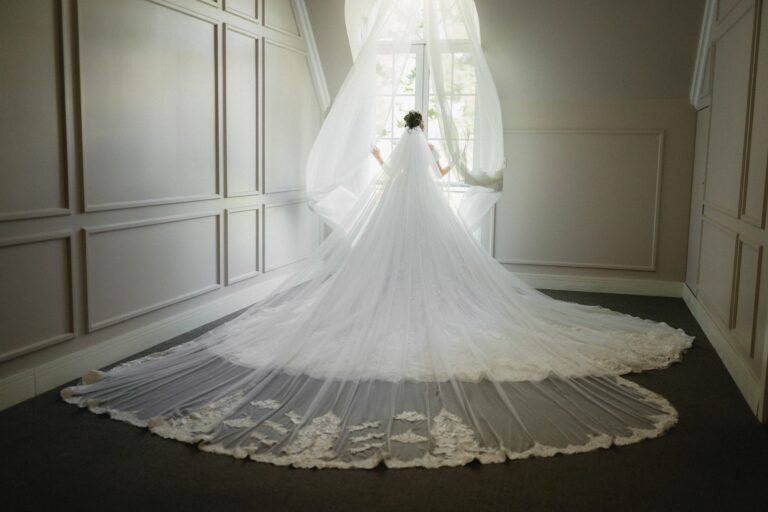 Elie Saab et Monique Lhuillier : les robes de mariée de l&rsquo;automne 2027